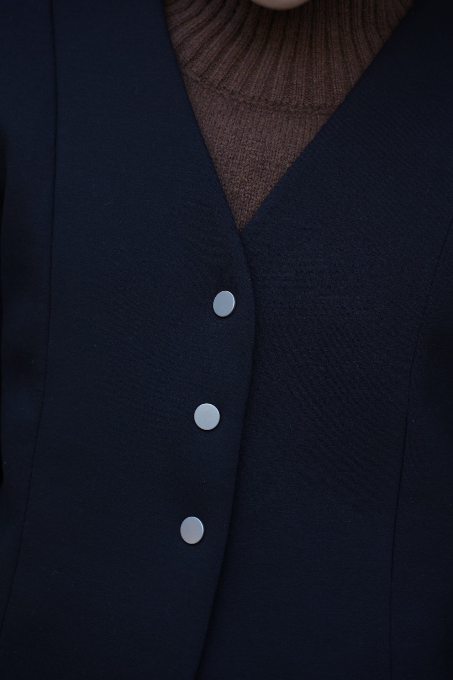 バックフリルアウター【BLACK】