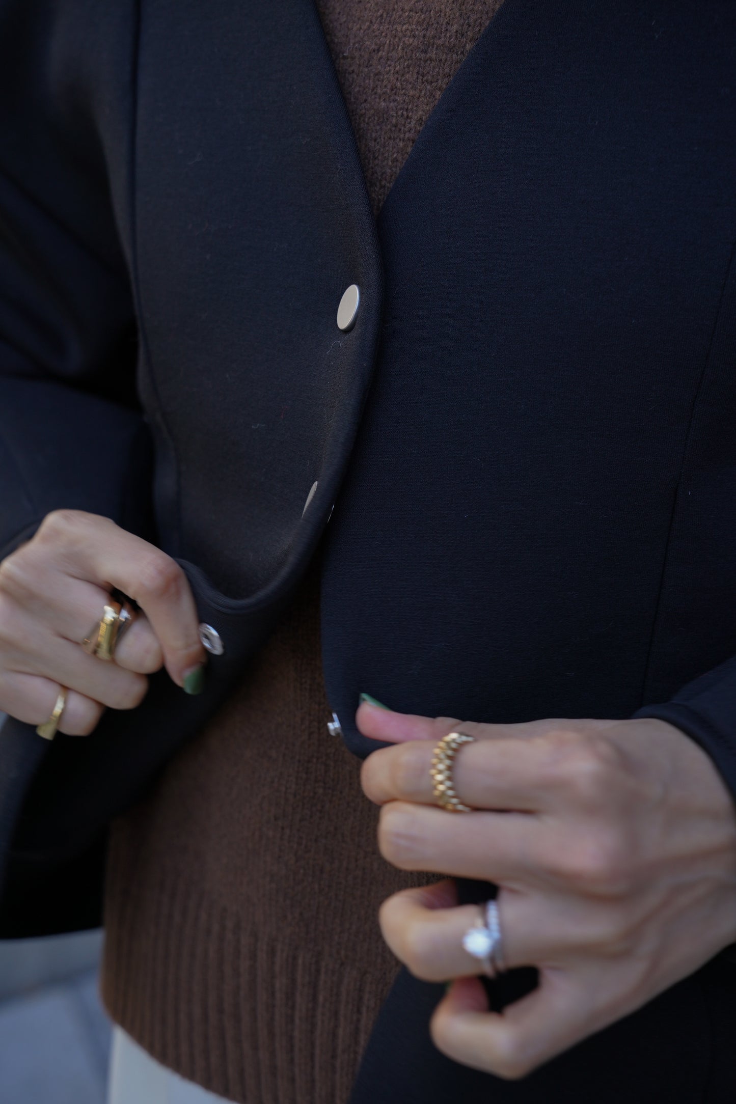 バックフリルアウター【BLACK】