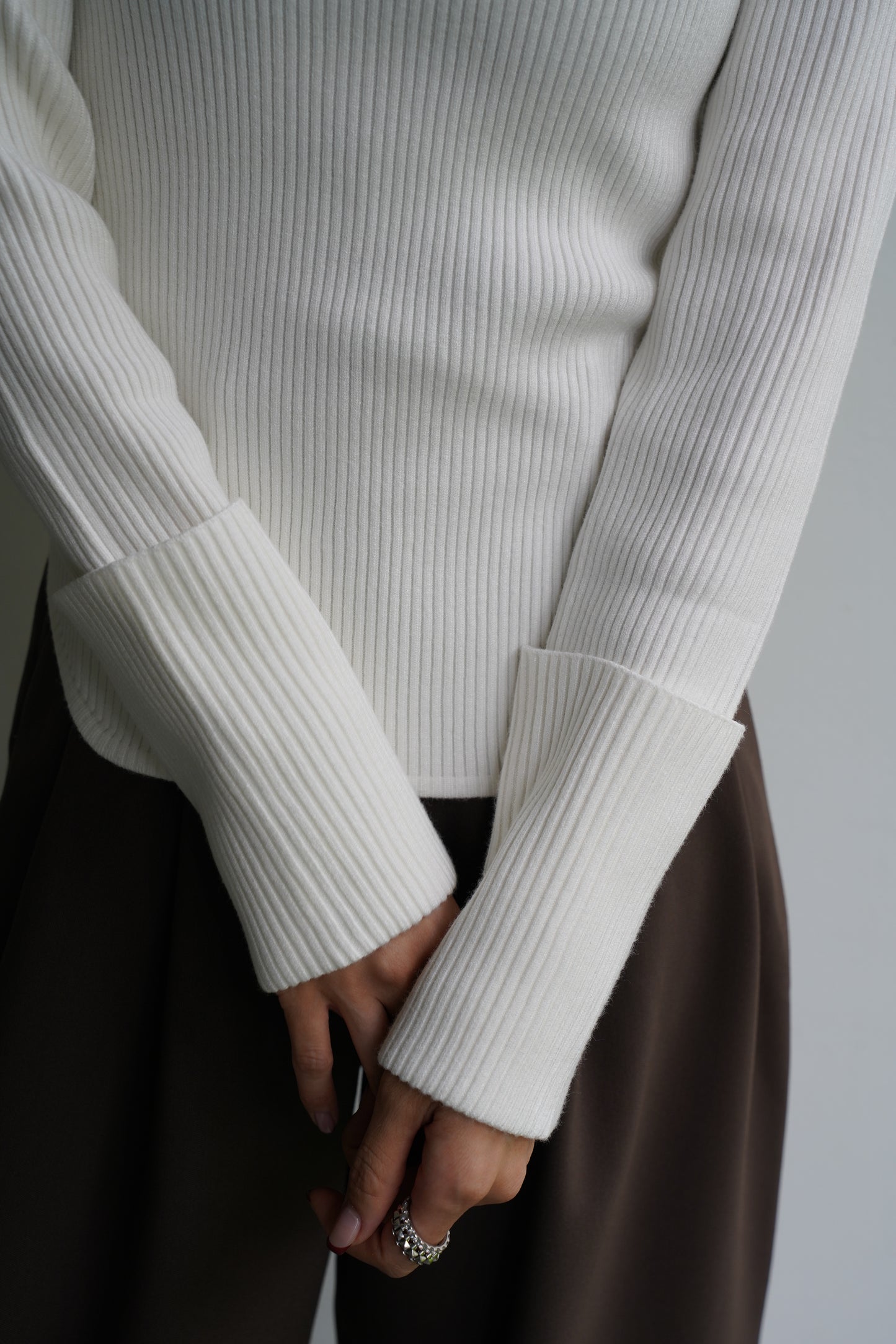 ロングスリーブタートルニット【WHITE】